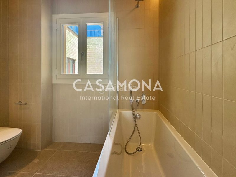 Foto 0465bab8-8881-4c1d-bf98-96e2f1978307. Àtic amb calefacció piscina a Dreta de l´Eixample Barcelona