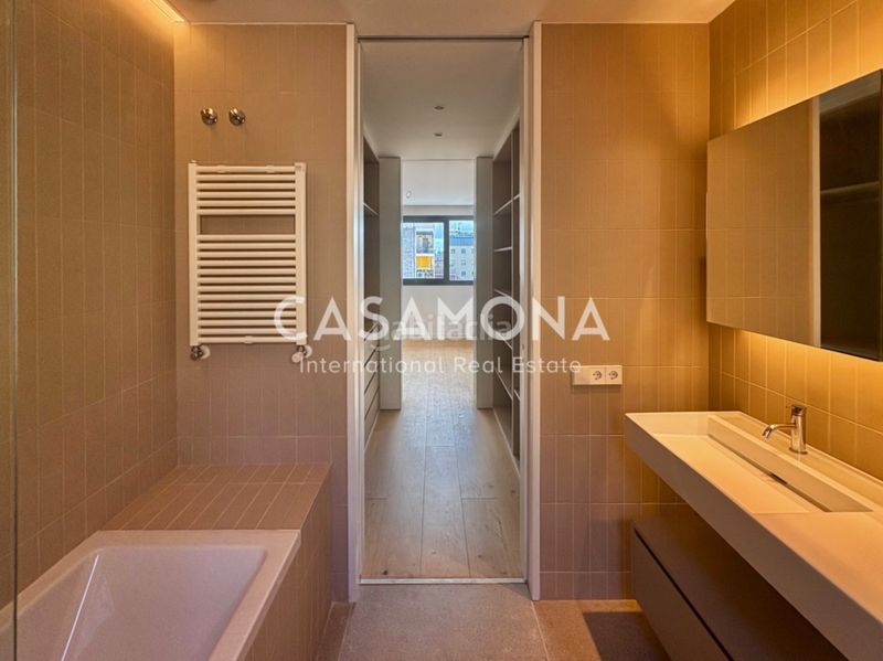 Foto 3b3ad43d-e4de-47a9-bd8e-ea53f91bd5f2. Àtic amb calefacció piscina a Dreta de l´Eixample Barcelona