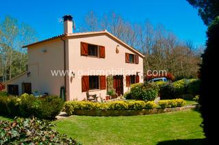 Masia  N/a. Bonita masia muy bien situada con 2 ha. de terreno y 261 m2 cons
