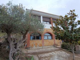 Chalet en Guilleries 43. Fantstica casa en dos plantas con
una superficie total constru