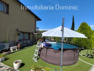 Chalet en Carrer roures 34. Esplendida casa en dos plantas. con una superficie total constru