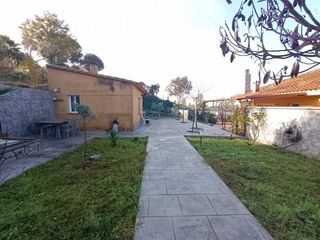 Chalet  Carrer can cua. Fantástica propiedad con tres viviendas independientes.