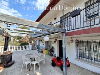 Maison jumelée  Carrer gavarres. Fantástica casa en dos plantas (adosada).