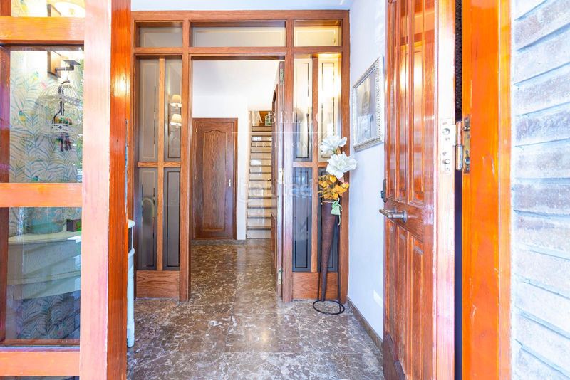 Foto 83d7d2ef-c882-4a27-9179-e1c866b3a433. Casa adossada amb calefacció aparcament a San Pere Terrassa