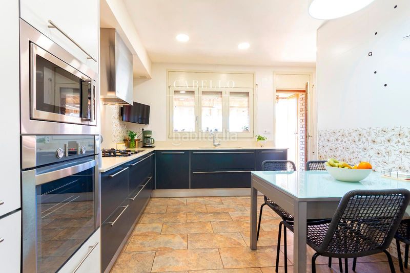 Foto fee18334-9e68-4491-9762-e944e407e733. Casa adossada amb calefacció aparcament a San Pere Terrassa