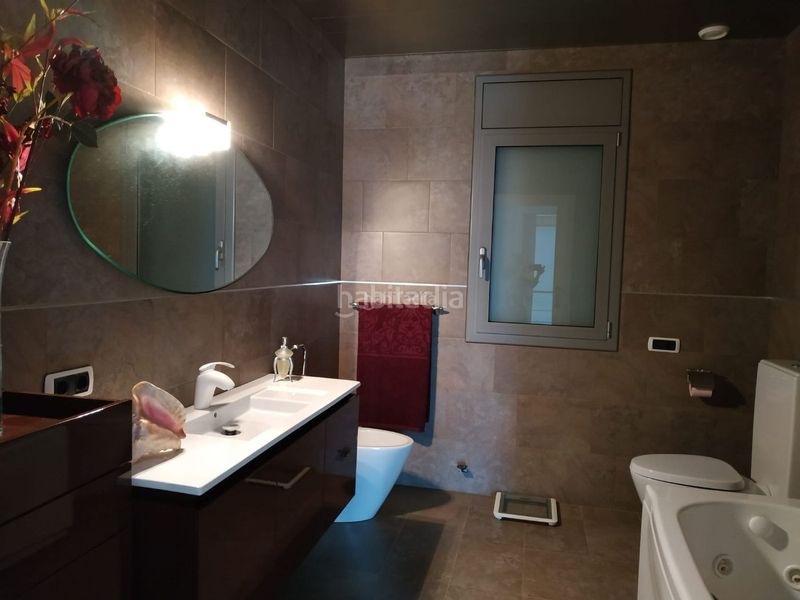 Foto e2d3fe1d-eddc-4565-bc78-daced62cb9b1. Chalet with parking pool in Sant Esteve Sesrovires