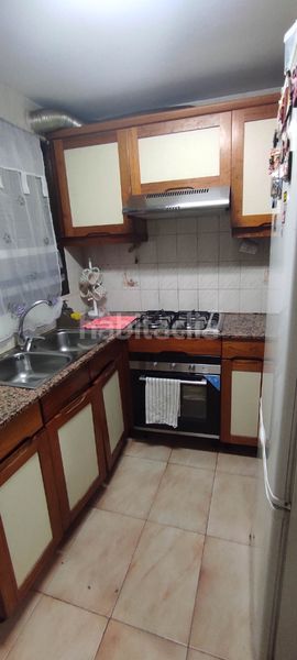 Foto e84d7aaf-5140-44cf-8741-464e1ca10d4e. Piso en carrer de la riera blanca 60 exterior a calle, ascensor, 2 hab. dobles, buena zona en Barcelona