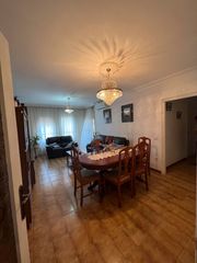 Piso en Carrer sagitari 2. Piso de 3 habitaciones dobles