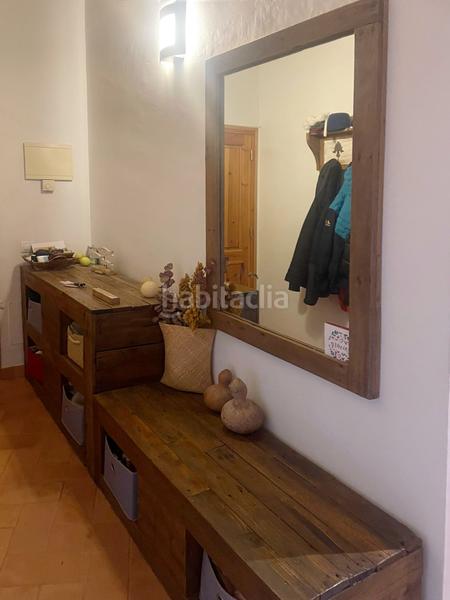 Foto 0ccda1fc-8e6c-4f4b-96be-7f7ce591557d. Piso en carrer cami del mas 23 gran piso dividido en 2 zonas completas de 2hab cada una en Sant Mori