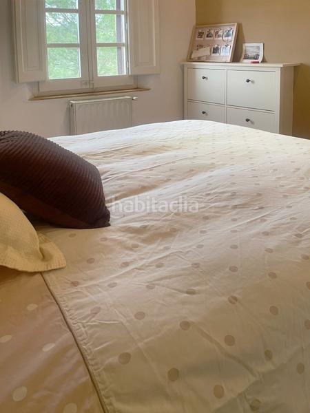 Foto 4198d6dd-8d99-48ff-9854-3db75dfc629f. Piso en carrer cami del mas 23 gran piso dividido en 2 zonas completas de 2hab cada una en Sant Mori