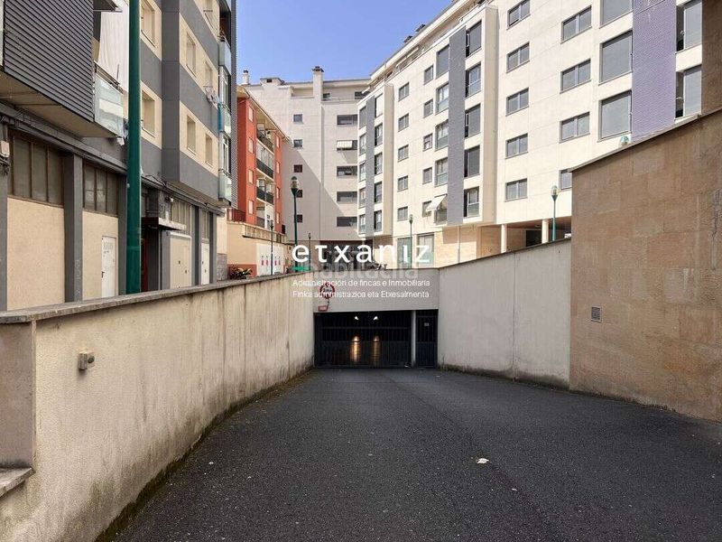 Foto c6fa4cf0-0c56-446f-8d73-0a83f7faf18d. Aparcament cotxe a Lasarte - Oria