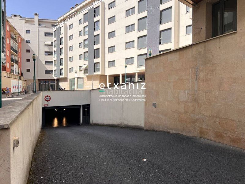 Foto db096aa4-d3ea-4a74-8a2f-761071bcb04b. Aparcament cotxe a Lasarte - Oria