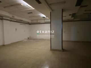 Locale commerciale  Easo kalea. Amplio local en planta sotano en venta