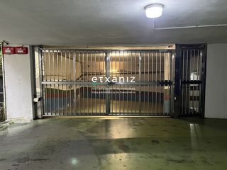 Aparcament cotxe  Mirakontxa pasealekua. Garaje cerrado en venta en paseo de miraconcha.