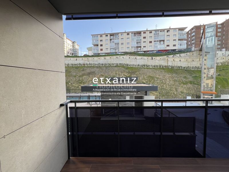 Foto 997cb5cc-22df-4051-8c01-921b3d0bd2c3. Rent flat with heating parking pool in Andoain
