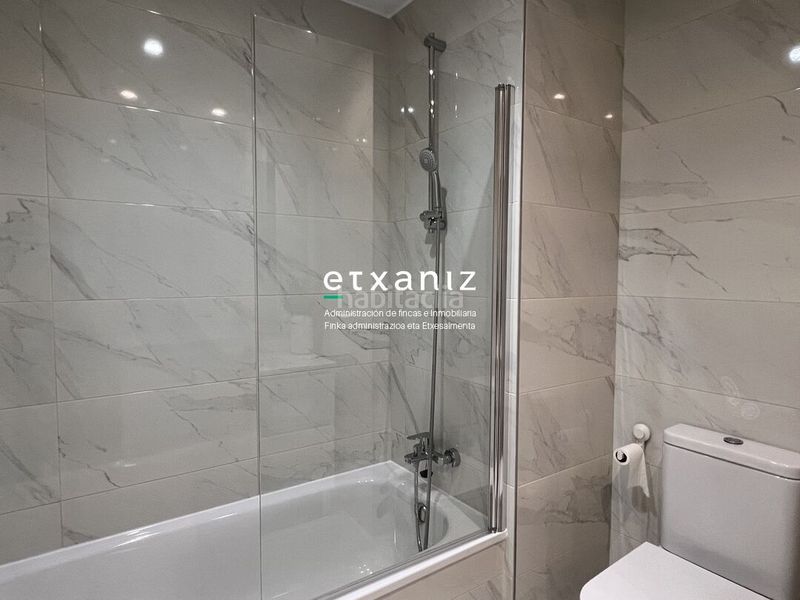Foto c2fad3df-fe82-470c-b46d-e0fa8b4cfe3e. Rent flat with heating parking pool in Andoain