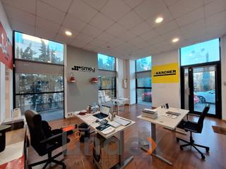 Oficina  Carrer de la bobinadora. Luiminoso y bien situado local junto al tecnocampus