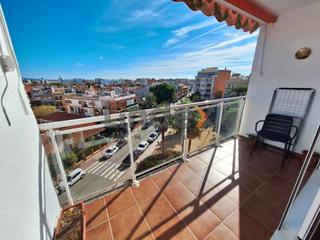 Pis  Carrer moragas i barret. Luminoso y con vistas espectaculares. 100m2 en el centro de pine