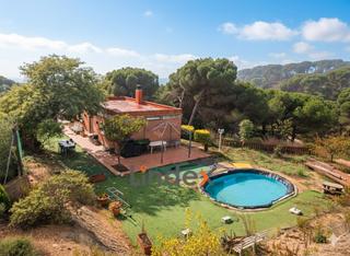 Mas  Carrer de bolívia. Gran finca rústica con casa, en venta en urb can camps, tordera