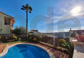Chalet  Carrer de joan monjo i pons. En exclusiva. propiedad con 4 viviendas y vistas al mar