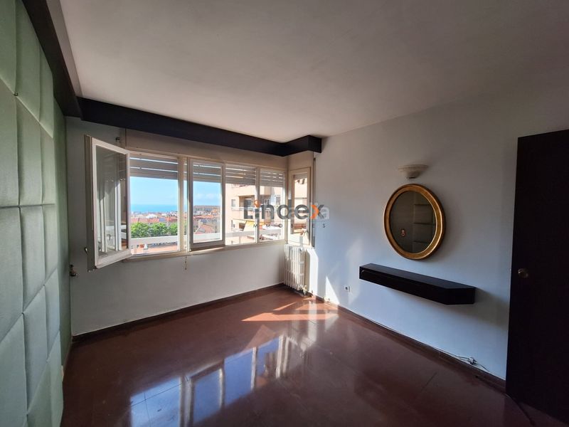 Foto b5b7f83e-b512-4725-a74e-783c72d1d70a. Pis amb calefacció aparcament a Centre Mataró