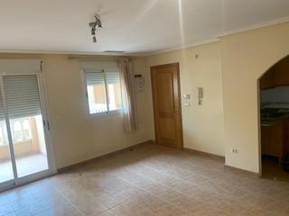 Appartement  Calle maestro serrano. Piso en buen estado a pocos kms. del mar.