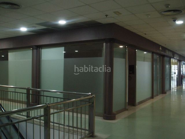 Foto bbecc02d-5b31-4761-8764-dbaad69491b0. Local comercial local edificio vilaser en Parque Atlántico- San Matías Sevilla