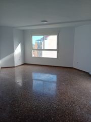 Pis  Avinguda dels treballadors. Piso en venta en olleria