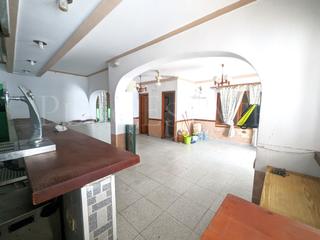 Local Comercial a Cala Millor. Local comercial con zona habitable en venta en zona peatonal a 1