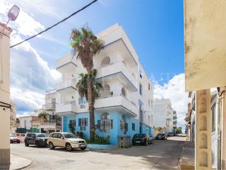 Edifici a Porto Cristo. Exclusivo edificio de 5 plantas con 3 viviendas, garaje, sótano