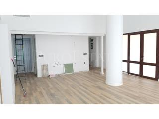 Local Comercial a Avenida joan miro 11. Atención inversores! oportunidad de poseer un restairant, pool c