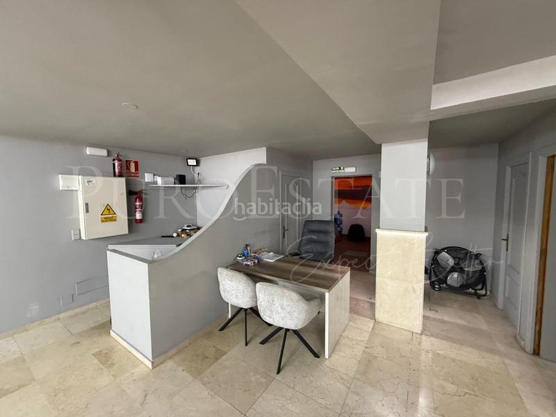 Foto 656bab3a-d6f9-41c0-a31b-b2ae5c8e495a. Alquiler local comercial traspaso de local comercial reformado con licencias a pie de calle en Santa Ponça. en Calvià