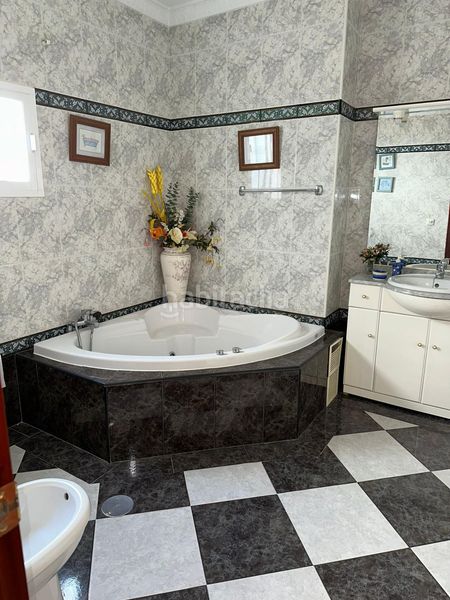 Foto 6f8769ba-d802-44a2-8dd2-eac7dff180fb. Casa amb aparcament a Núcleo urbano Chiclana de la Frontera