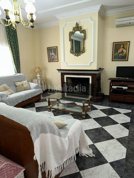 Foto c7b32acc-d056-4d66-9446-53905d6d9cce. Casa amb aparcament a Núcleo urbano Chiclana de la Frontera