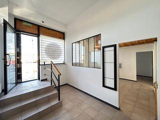 Rent Business premise in Barris Marítims. Local com. en alquiler en serrallo, 2 despachos.