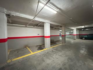 Location Parking voiture à Nou Eixample Nord. Garaje en alquiler en avda. andorra.