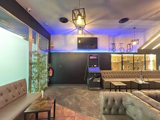 Rent Business premise in Nou Eixample Sud. Local com. en alquiler en ramón i cajal.