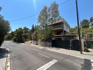 Terreno residencial en Urbanitzacions de Llevant. Parcela en venta en bosques.
