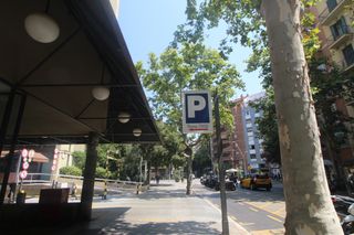 Aparcament cotxe a Carrer de València 3