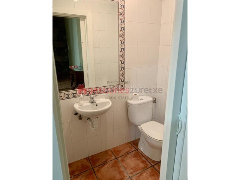 Foto ced4dfbb-8a33-49eb-a3e1-f9653e665ca9. Lloguer local comercial a Casco Viejo Bilbao