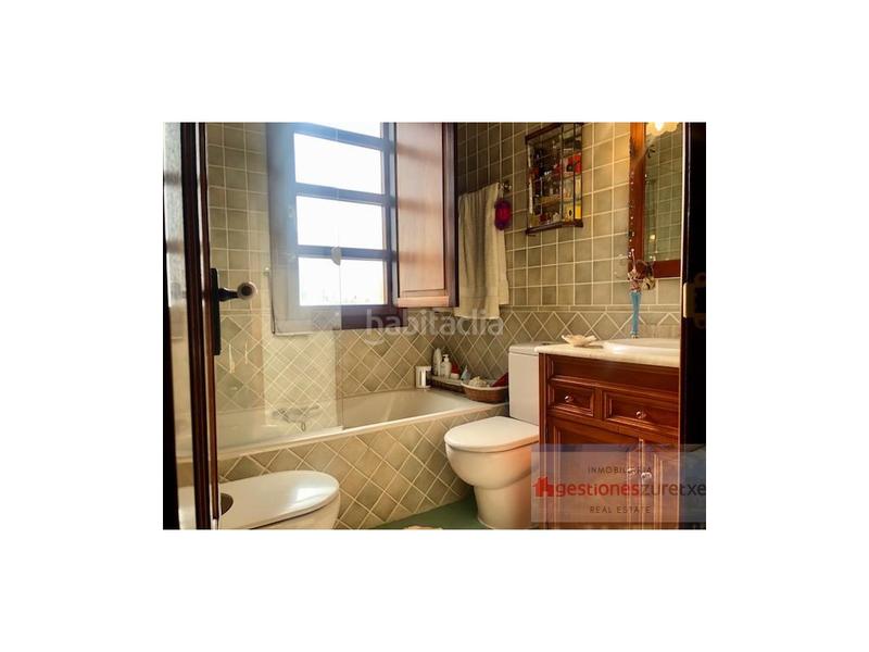 Foto d8ad50a2-24cf-4a94-b348-06a69365794a. Chalet avec parking dans La Peña Bilbao