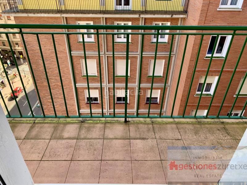 Foto 1cff0a12-fcdb-4fb8-bd79-4c6a0b6be509. Piso venta de piso exterior en autonomía en Ametzola Bilbao