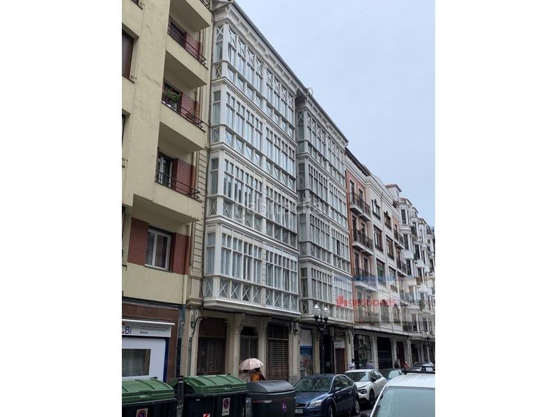 Foto 79cef1e0-caf0-425f-ab59-619b953e72da. Flat with parking in Zabalburu Bilbao