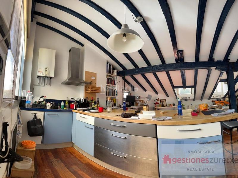 Foto b3e58796-4733-4803-a298-425f357bb35a. Piso venta ático con garaje y trastero en Olabeaga en Bilbao