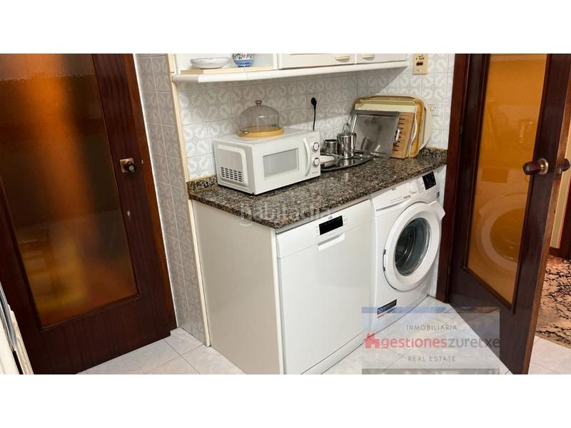 Foto 0155b292-5069-43d9-a599-4a61edf858e9. Appartamento con parcheggio in San Pedro de Deusto - La Ribera Bilbao