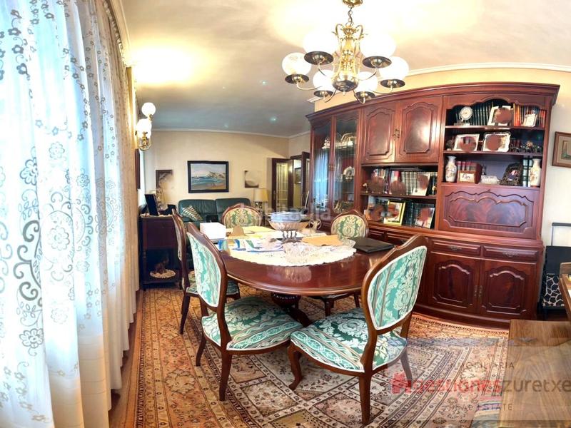 Foto c136d8f2-531f-48cd-8ffd-7457541873d3. Appartamento con parcheggio in San Pedro de Deusto - La Ribera Bilbao