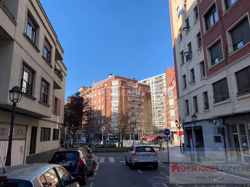 Foto 01a6d1f9-0622-489d-8efb-eeb3eb1a11c9. Local comercial a Basurtu Bilbao