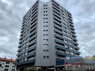 Flat  Calle juan gardeazabal. Piso en venta en santutxu, bilbao  3 habitaciones, 2 baños, gara