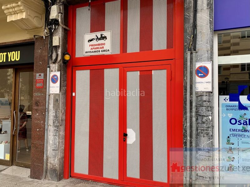 Foto 51f7fb81-3b2f-400b-87a8-92837bec03e2. Aparcament cotxe a Sabino Arana-Jesuitas Bilbao