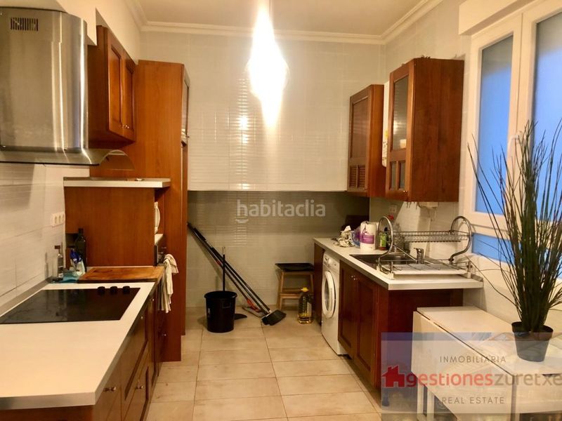 Foto fe93c4ae-f218-4f8e-84ab-8da7cb1a6d9c. Rent flat in Basurtu Bilbao